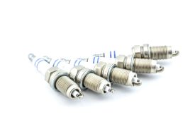 VW 2.5L 5 cylinder Bosch Spark Plug Set of 5 for 101905601F